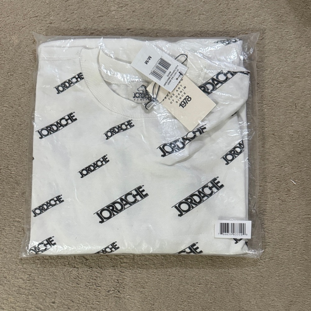 Jordache Sweatshirt Size M NWT